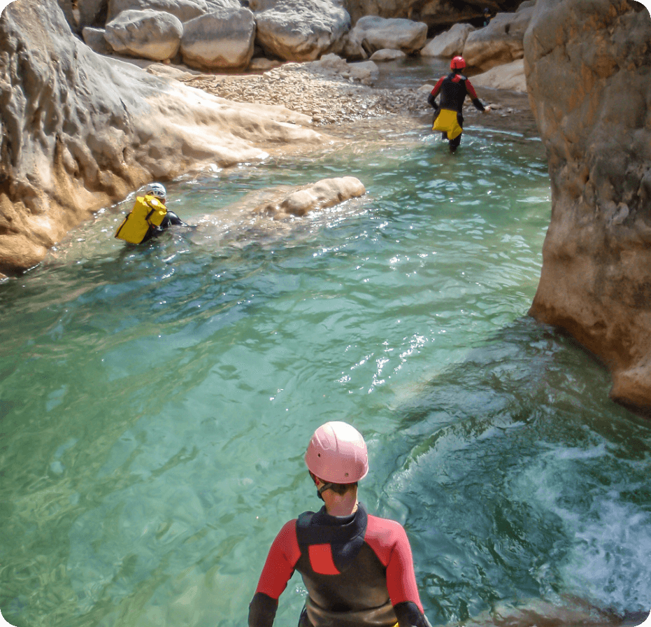 Practice climbing or canyoning in the Haut-Languedoc Regional Park